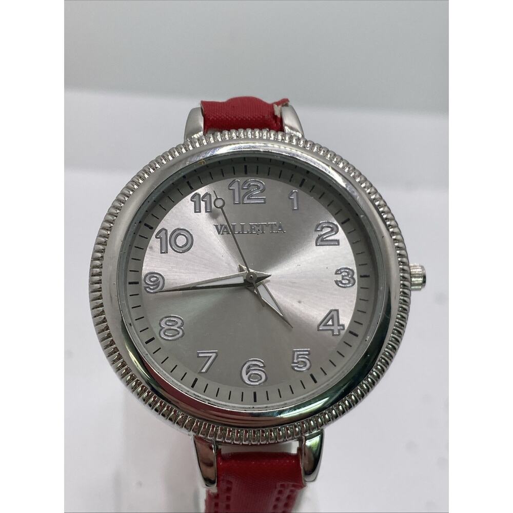 Valletta Womens Silver Tone Quartz Watch Worn Band New Battery